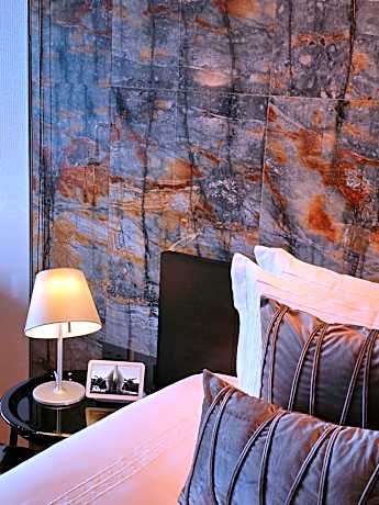 Suite with Garden View