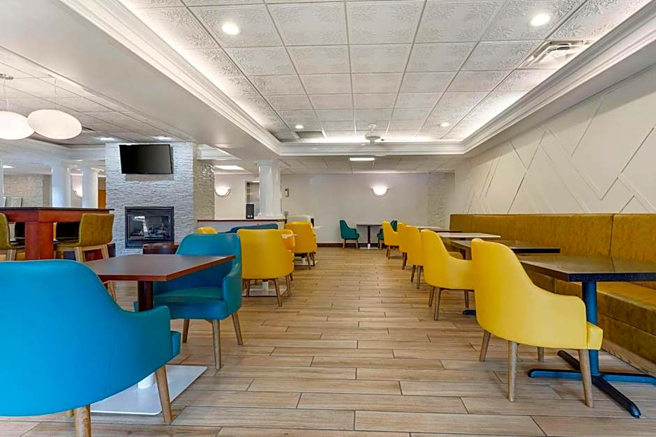 Comfort Inn & Suites Lavale