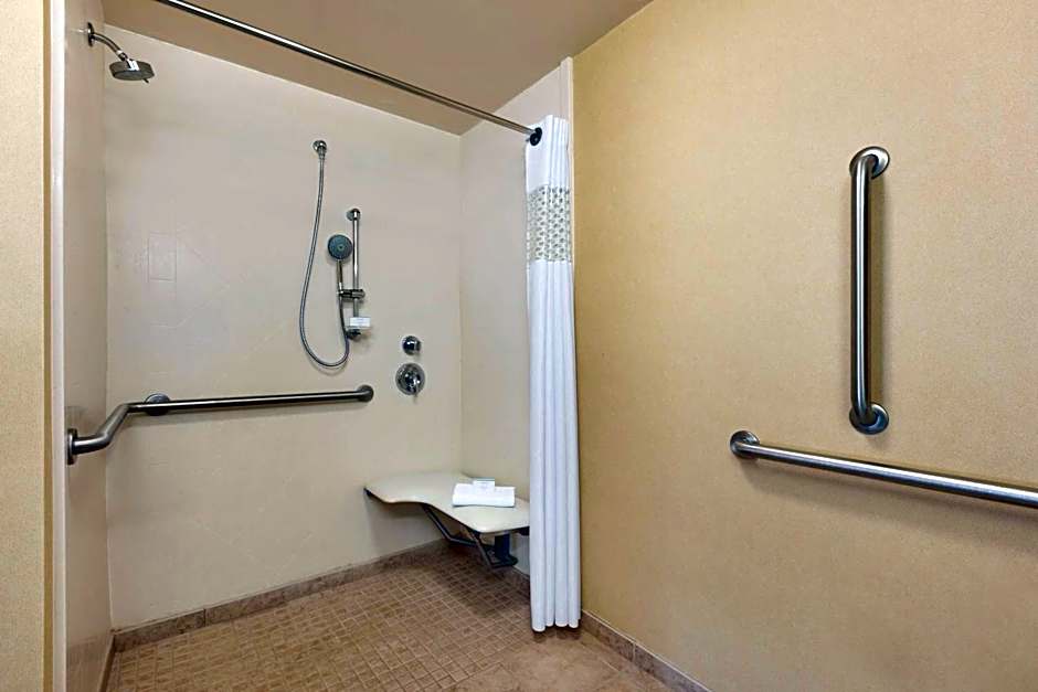 Hampton Inn & Suites by Hilton Mahwah NJ