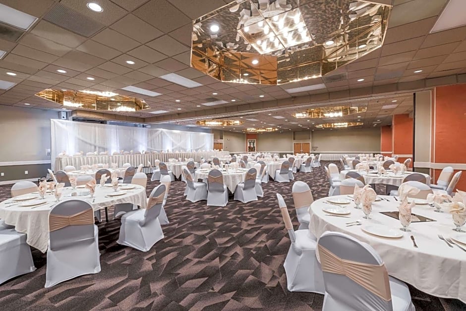 Ramada by Wyndham Fargo
