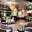 Residence Inn by Marriott Burton House Beverly Hills