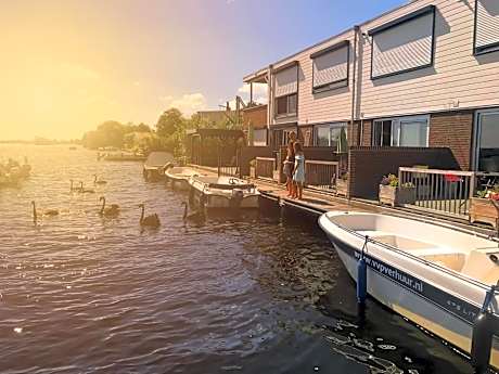 VISSERSLUST Rooms, Apartments and Houseboats
