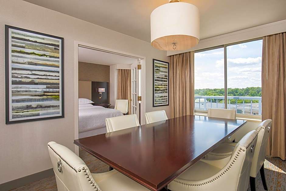 Sheraton Suites Chicago Elk Grove