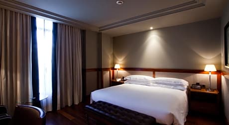 DOUBLE 1 OR 2 BEDS DELUXE