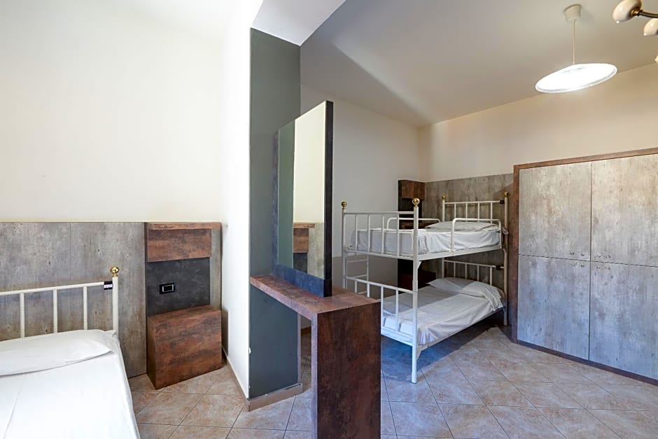 Hostel Archi Rossi