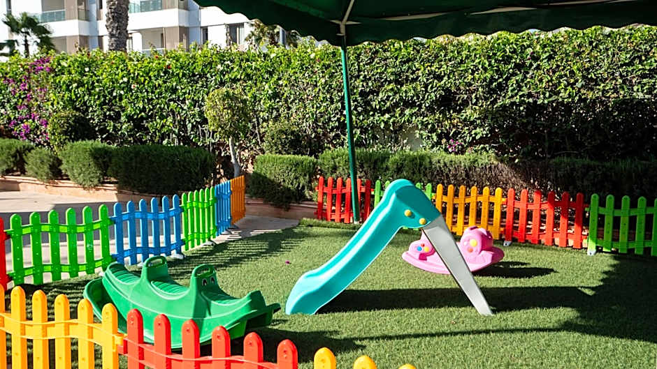 Intouriste Hôtel & Suites