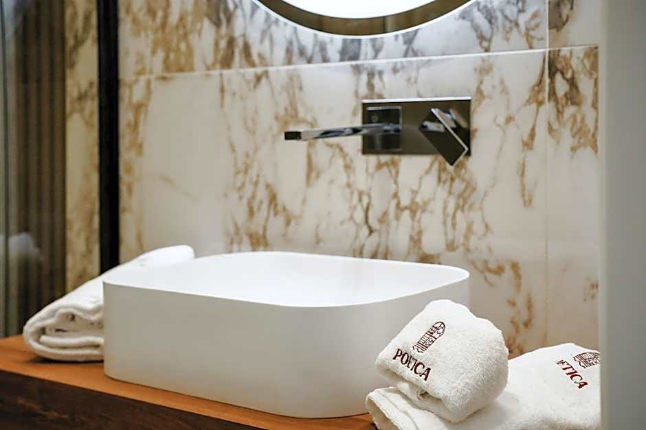 POETICA BOUTIQUE SKY HOTEL