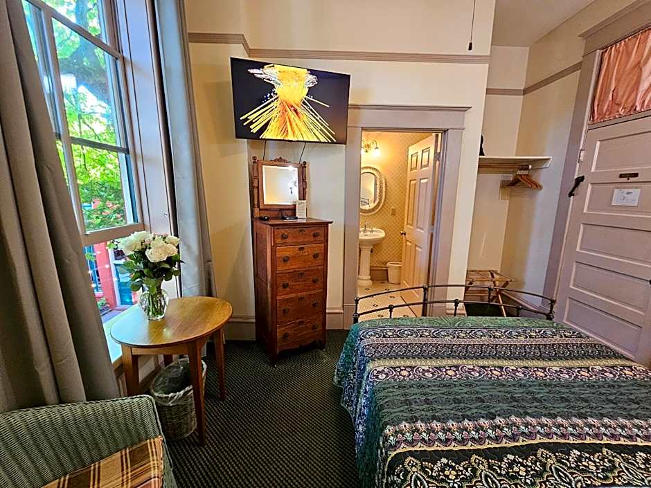 Hotel Planter
