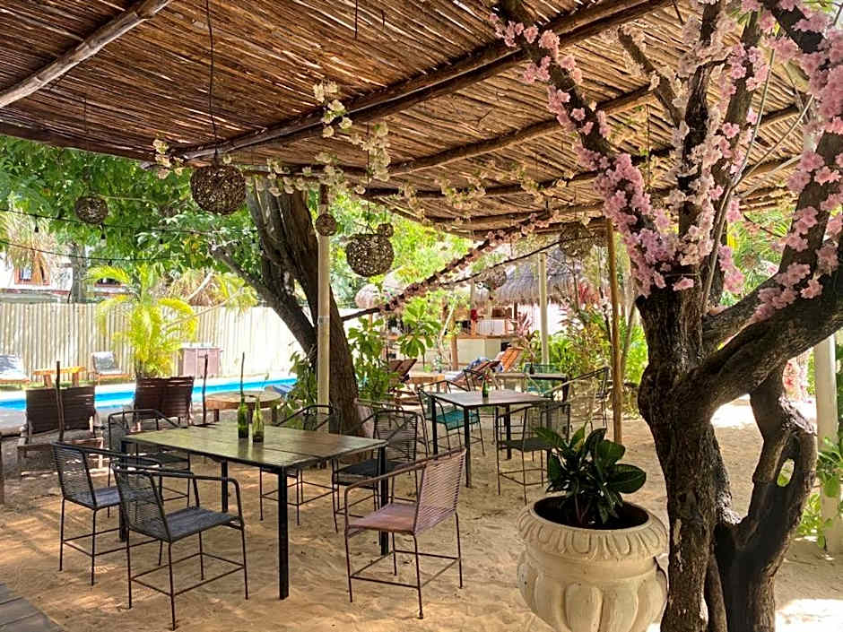 Isabella Beachside Hotel – Playa del Carmen, TX