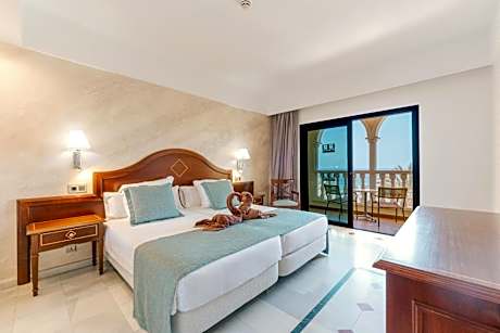 Twin Room with Sea View (3 Adults)