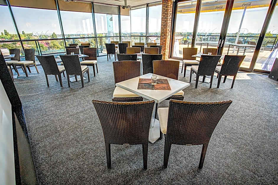 Hotel Dolphin - Adult friendly