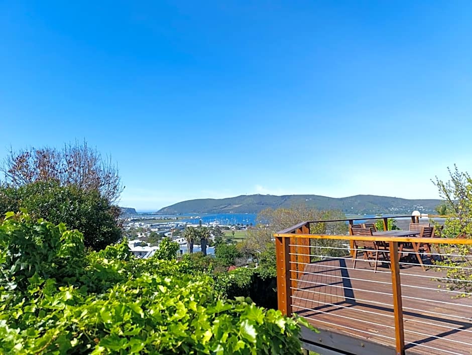 Guinea Fowl Lodge - Lagoon & Heads View B&B, Central Knysna