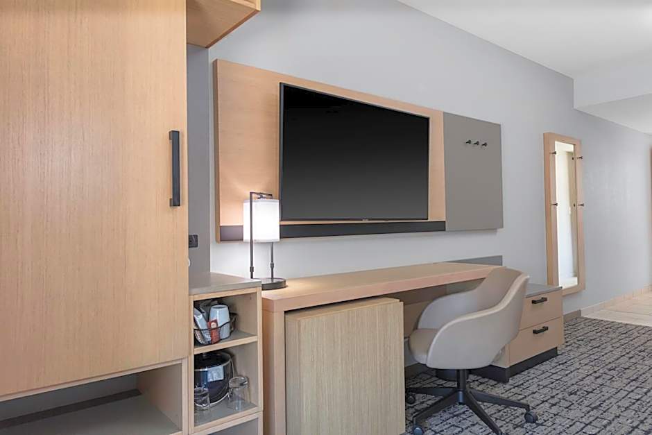 Hyatt Place Charlotte/University