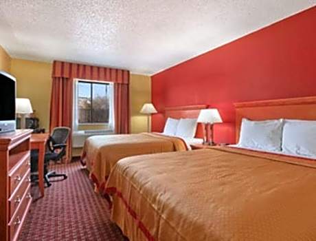 2 Queen Beds, Smoking