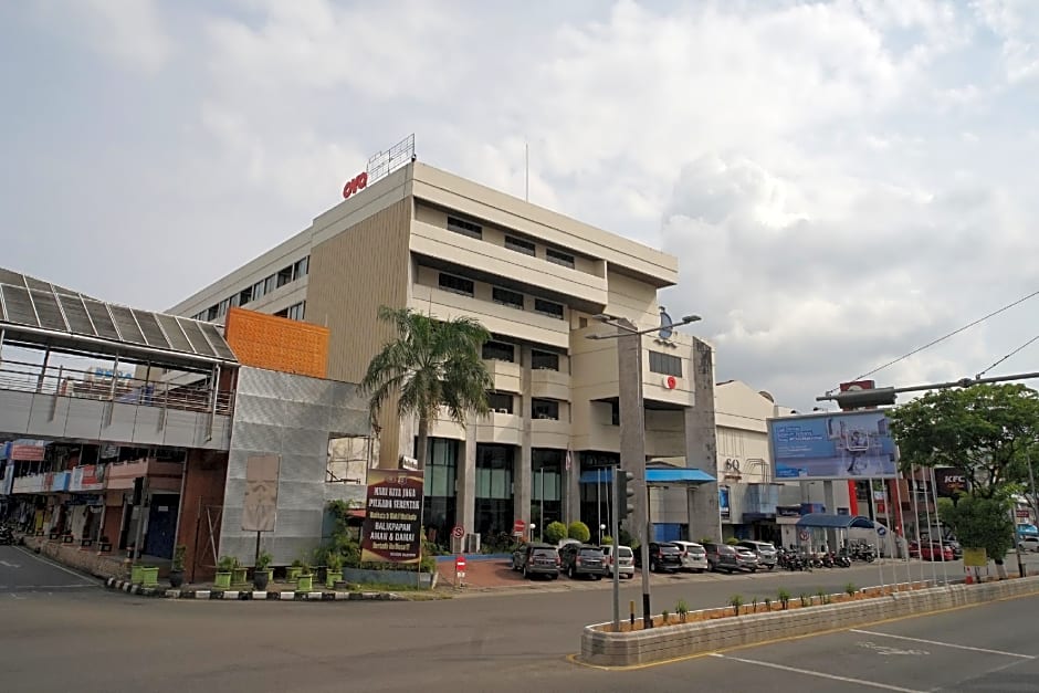 OYO 1735 Adika Bahtera Hotel