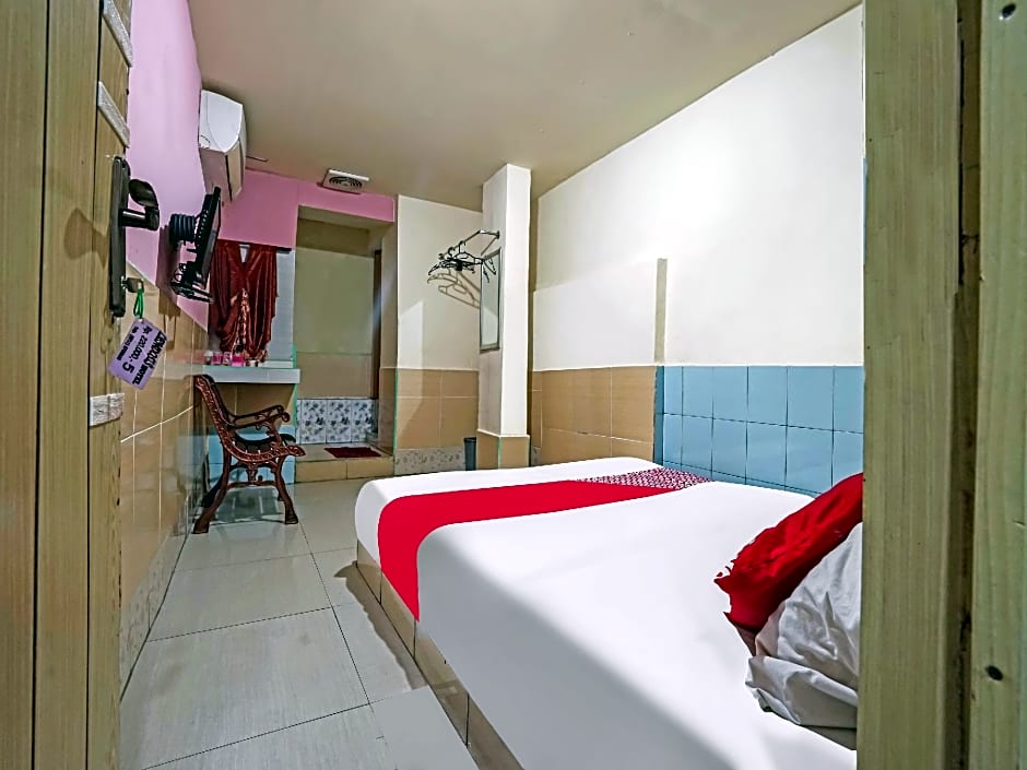 OYO 90158 Hotel Lendosis Perintis Kemerdekaan