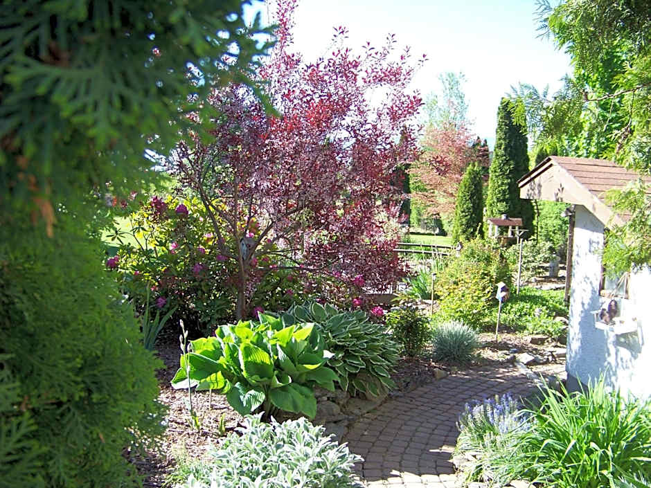 Bavarian Orchard Motel