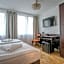 Hotel Attaché