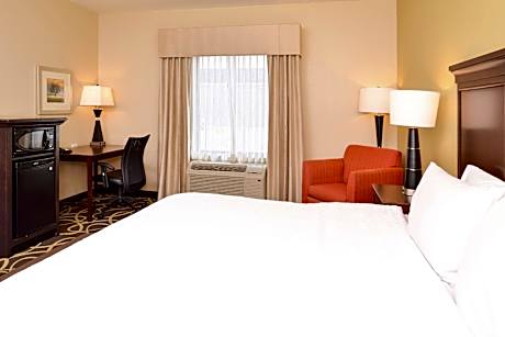 1 KING MOBILITY ACCESSIBLE ROLL IN SHOWER NS