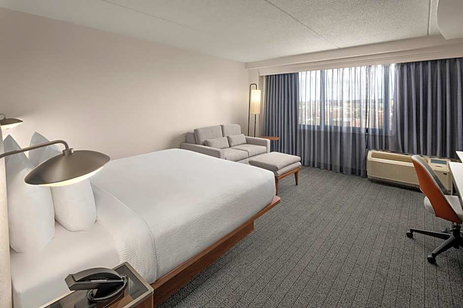 Courtyard by Marriott New Haven at Yale