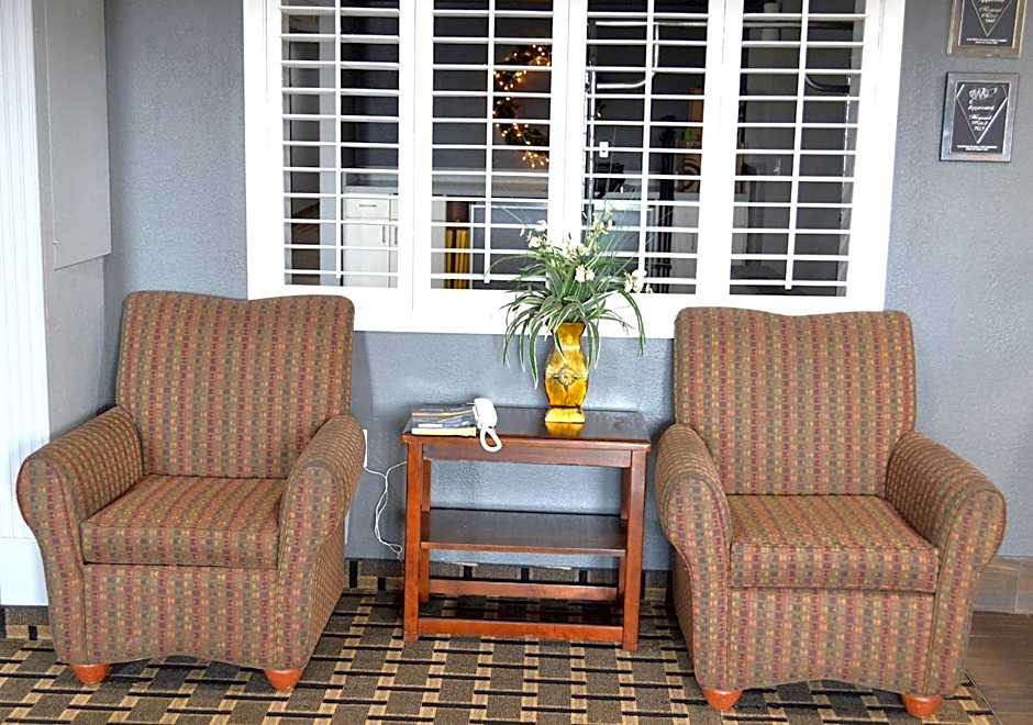 Americas Best Value Inn And Suites St. Cloud