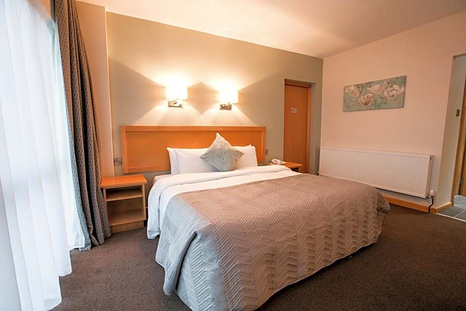 La Mon Hotel & Country Club