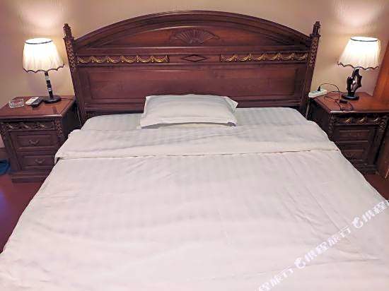 Yisu Qingju Hotel (Ningbo Lianfeng Middle Road store)
