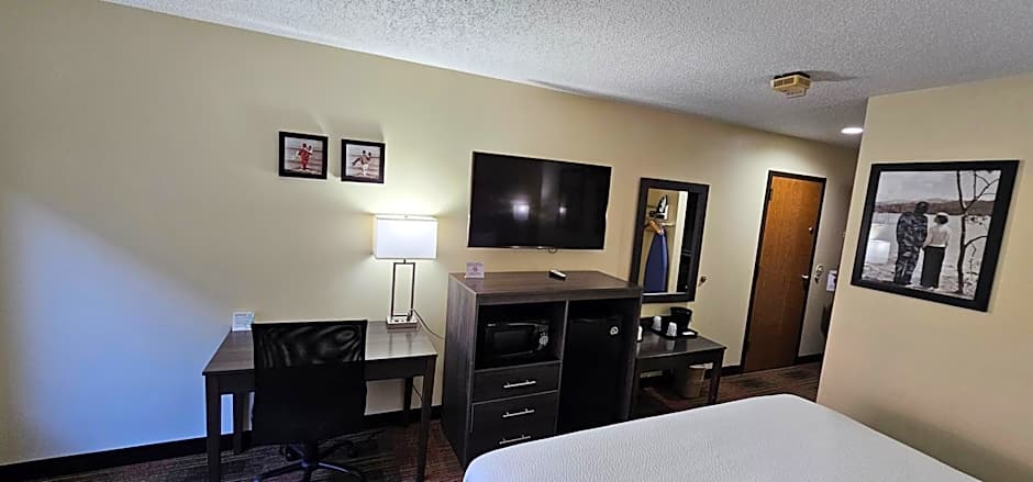 AmericInn by Wyndham Fort Atkinson