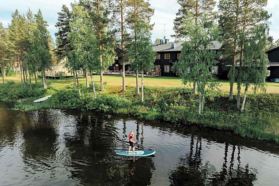 Arctic River Lodge