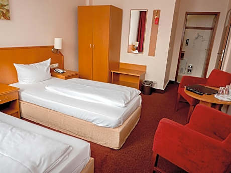 Double Room in quiet location