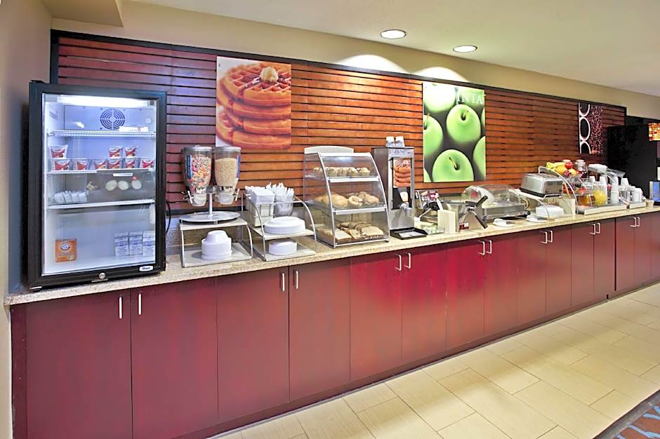 La Quinta Inn & Suites by Wyndham Frankfort