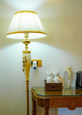 Executive Cottage with Lake View on Ground Floor