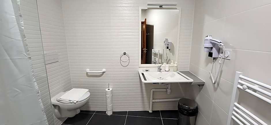 SQUARE HOTEL