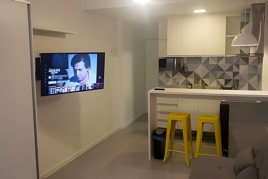 Studio em Copacabana Menos de 100 metros da Praia