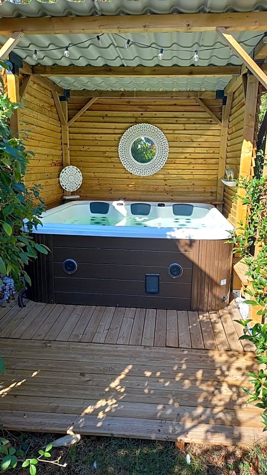 Arche de Lanoë jacuzzi