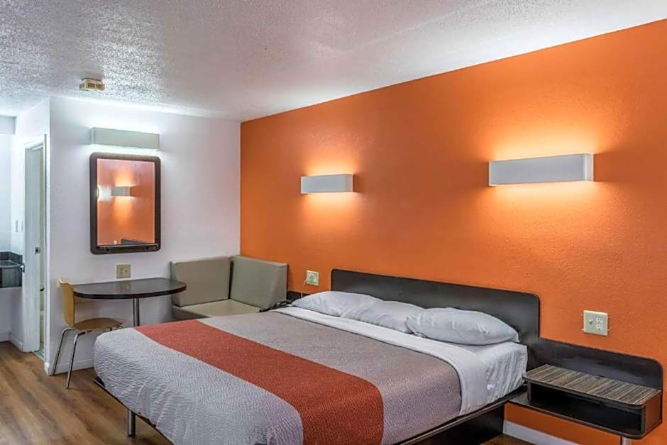 Motel 6-Santa Maria, CA