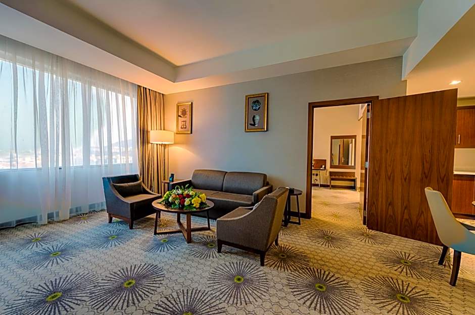 Holiday Suites Al Azizia