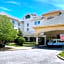 La Quinta Inn & Suites by Wyndham Islip Macarthur Airport