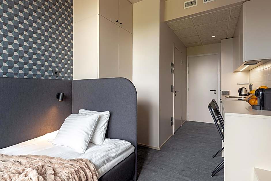 Hugo Apartment Hotel