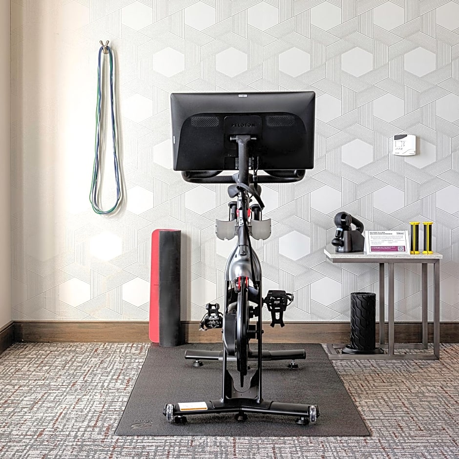 H Hotel Los Angeles, Curio Collection by Hilton