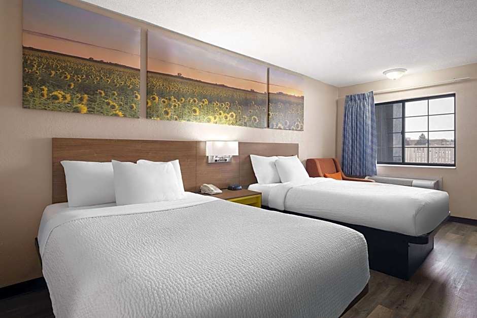 Days Inn & Suites by Wyndham Kokomo