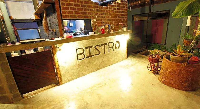 Above The Sea Boutique Hotel