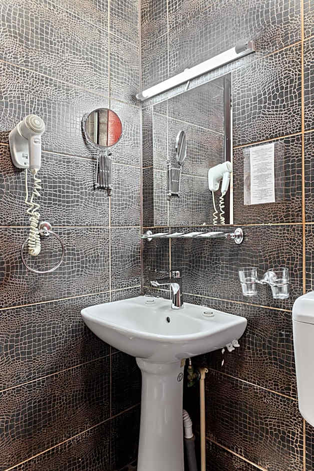 Lina Hotel