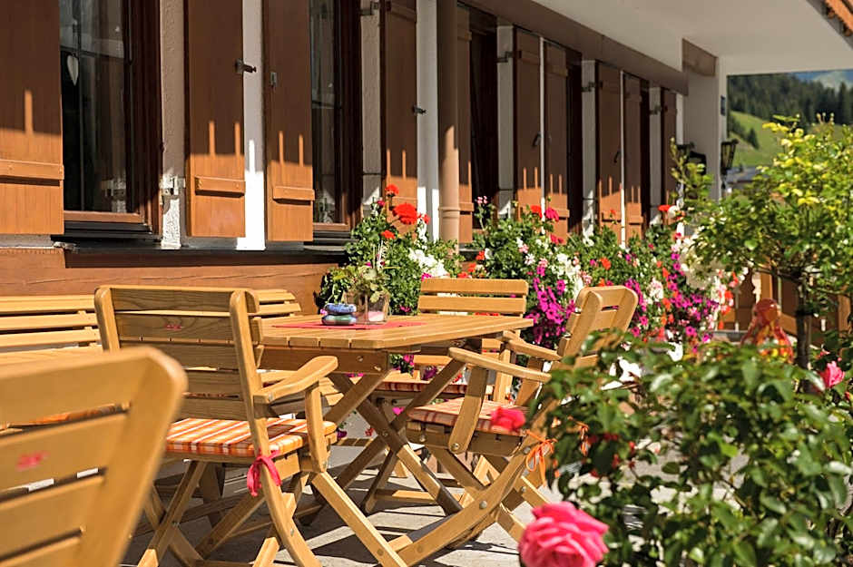 Gasthaus & Pension Alphorn