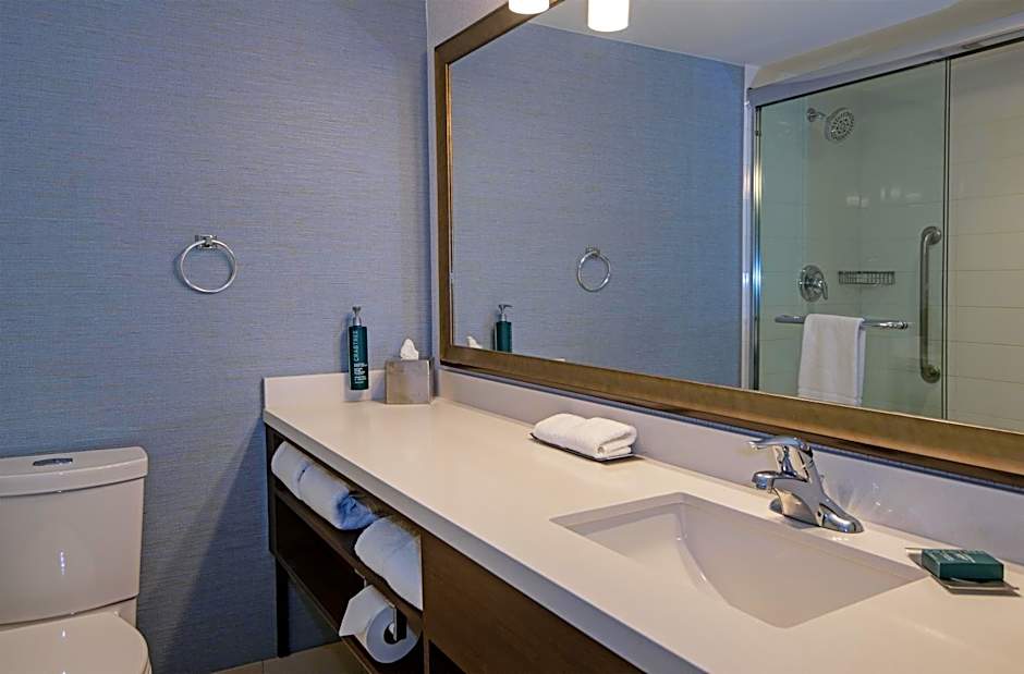 DoubleTree by Hilton West Edmonton