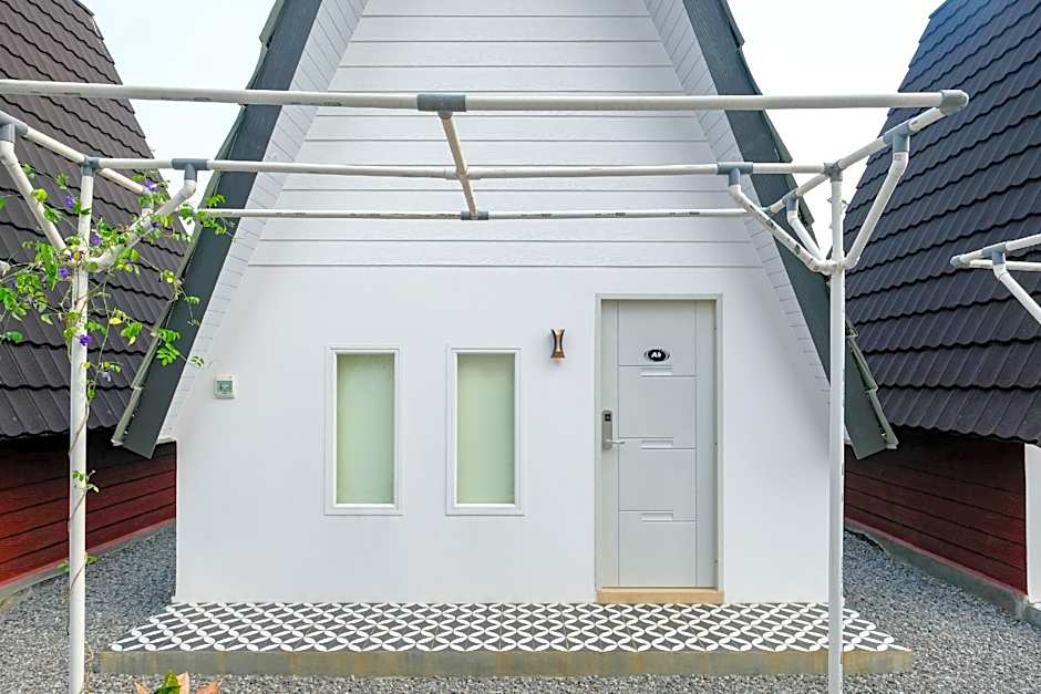 RedDoorz @ myRoom UMY