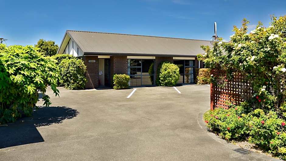 Aston Court Motel