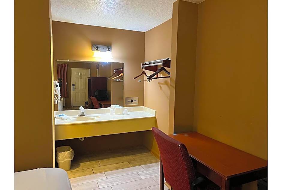 Motel 6 Millington TN