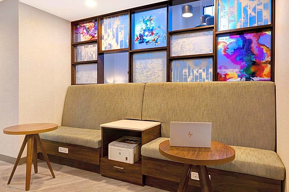 Hampton Inn By Hilton & Suites Marina