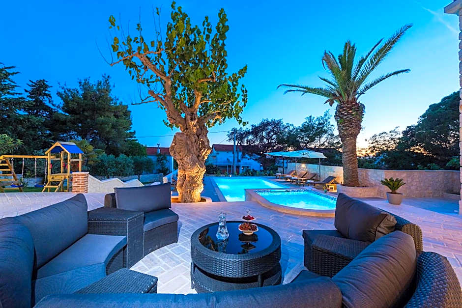 MY DALMATIA - Authentic villa Dumina with private heated pool